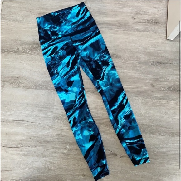 lululemon athletica Blue Patterned Leggings - Picture 5 of 16